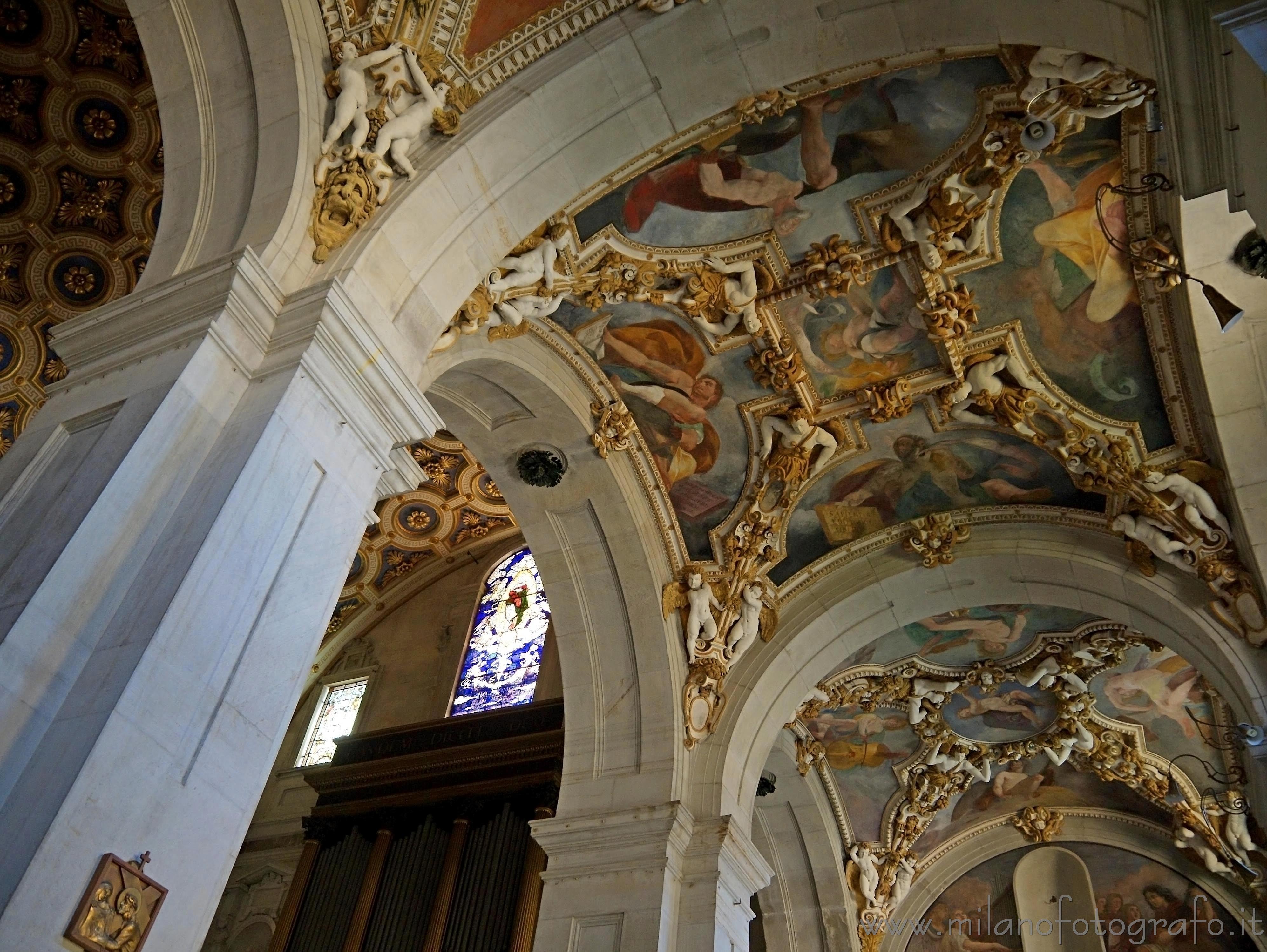 Milano - Decorazioni sulle volte di Santa Maria dei Miracoli